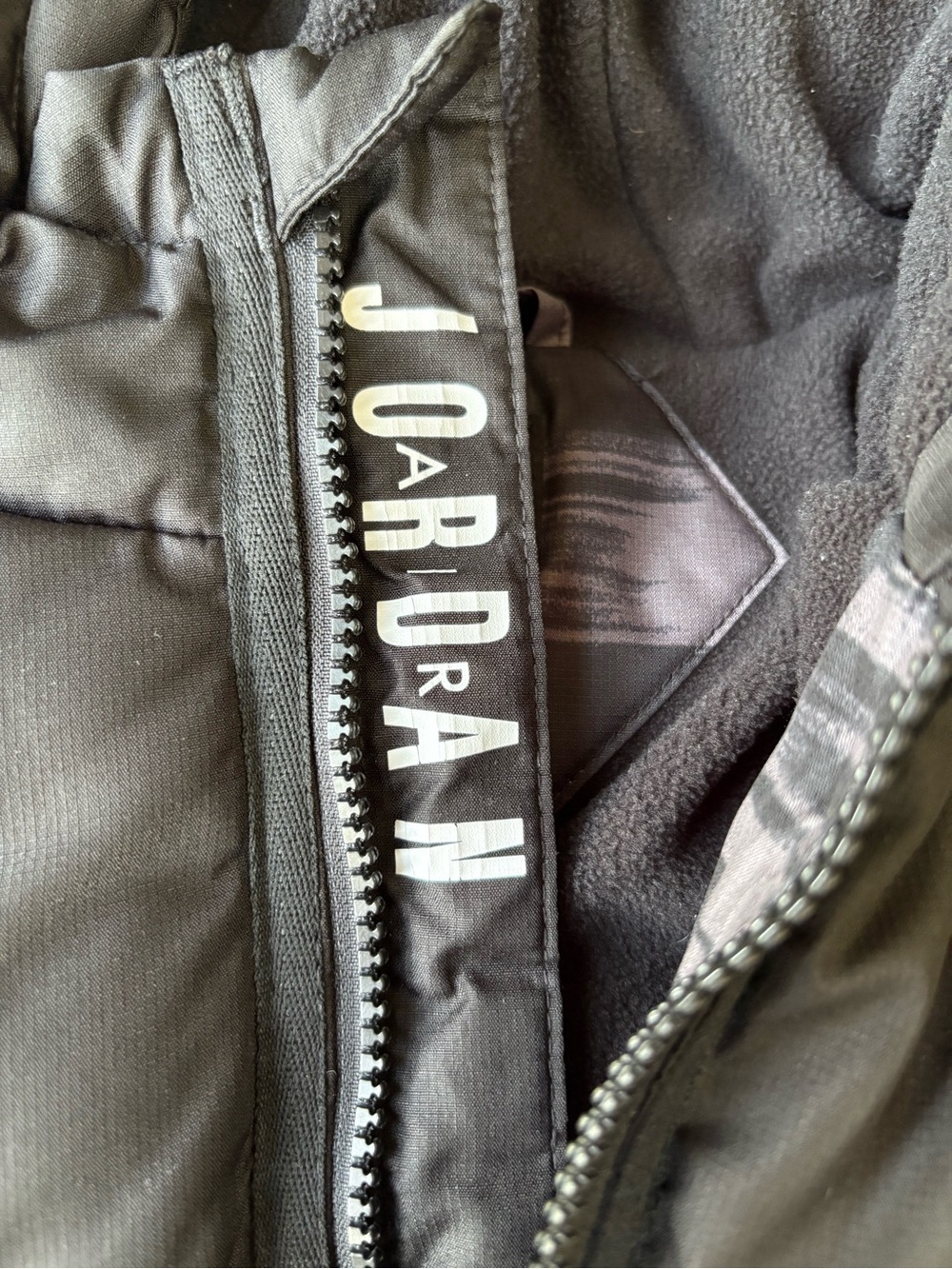 Jordan Kids' Black Camo Hooded Faux Down Puffer Jacket Sz S 8-10 - Picture 5 of 7
